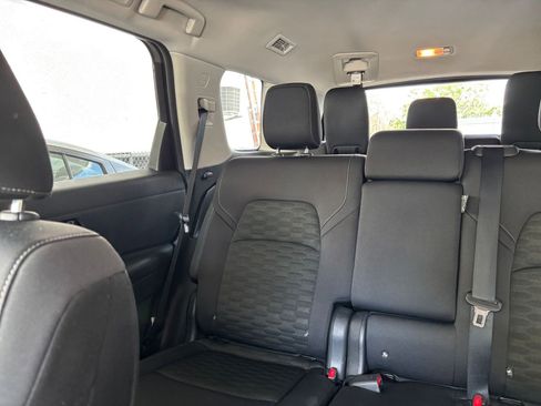 Used 2025 Nissan Pathfinder SV image 41