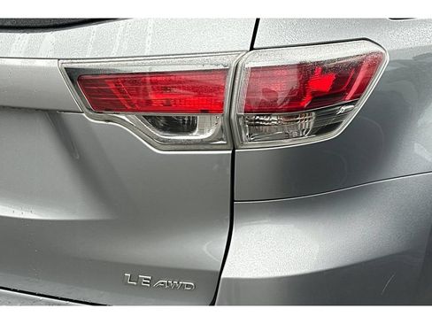 Used 2015 Toyota Highlander Plus AWD/4WD image 7
