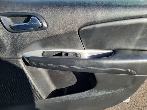 Used 2017 Dodge Journey SXT w/ Comfort/Convenience Group image 21