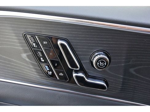 New 2026 Cadillac Lyriq V image 21