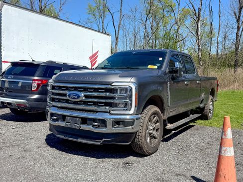 Used 2023 Ford F350 Lariat w/ Chrome Package AWD/4WD image 3
