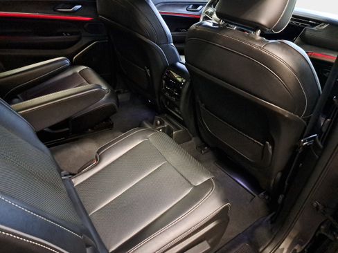 Used 2024 Jeep Grand Cherokee L Overland w/ Trailer Tow Package image 11