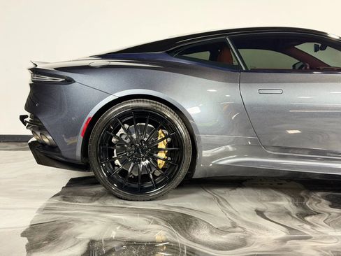 Used 2019 Aston Martin DBS Superleggera image 13