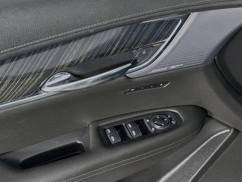 Used 2020 Cadillac XT6 Premium Luxury image 24