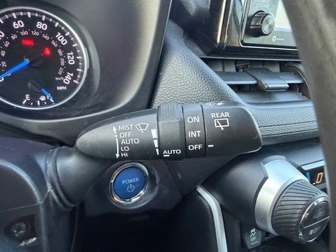 Used 2021 Toyota RAV4 XLE w/ Convenience Package AWD/4WD image 15