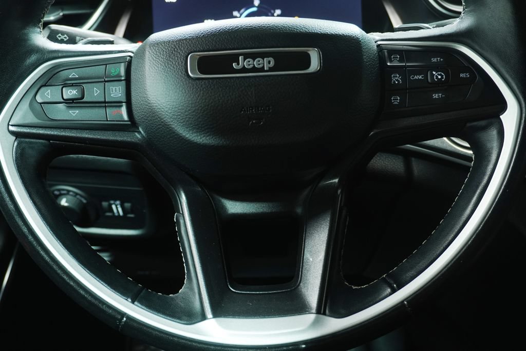 Used 2022 Jeep Grand Cherokee L Laredo w/ Luxury Tech Group I AWD/4WD image 19
