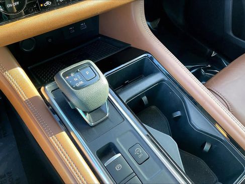 Used 2023 Nissan Pathfinder Platinum w/ Cargo Package image 33