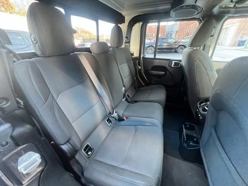 Used 2023 Jeep Gladiator Sport image 20