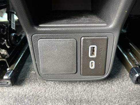 Used 2022 Buick Encore GX Preferred w/ Sport Touring Package FWD image 15