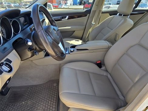 Used 2014 Mercedes-Benz C 250 Sedan image 17