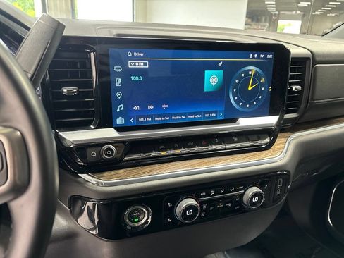 Used 2024 Chevrolet Silverado 1500 LT AWD/4WD image 16