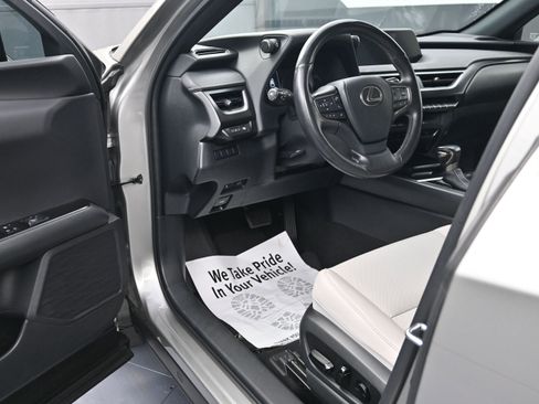 Used 2021 Lexus UX 250h w/ Premium Package image 9