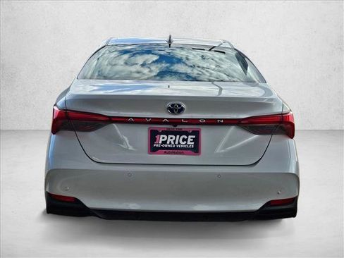 Used 2019 Toyota Avalon Limited image 6