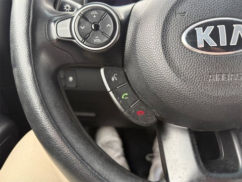 Used 2016 Kia Soul image 29