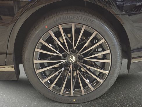 New 2026 Lexus LS 500 AWD image 34