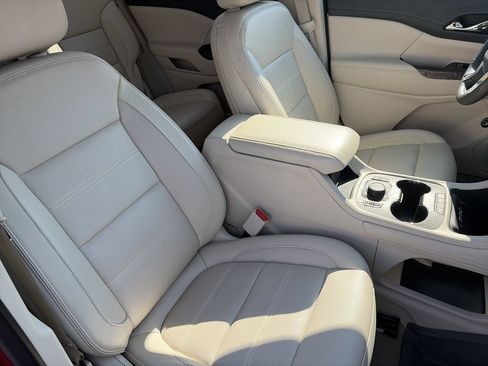 Used 2020 GMC Acadia Denali w/ Technology Package FWD image 33