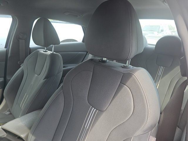 Certified 2024 Hyundai Elantra SEL FWD image 5