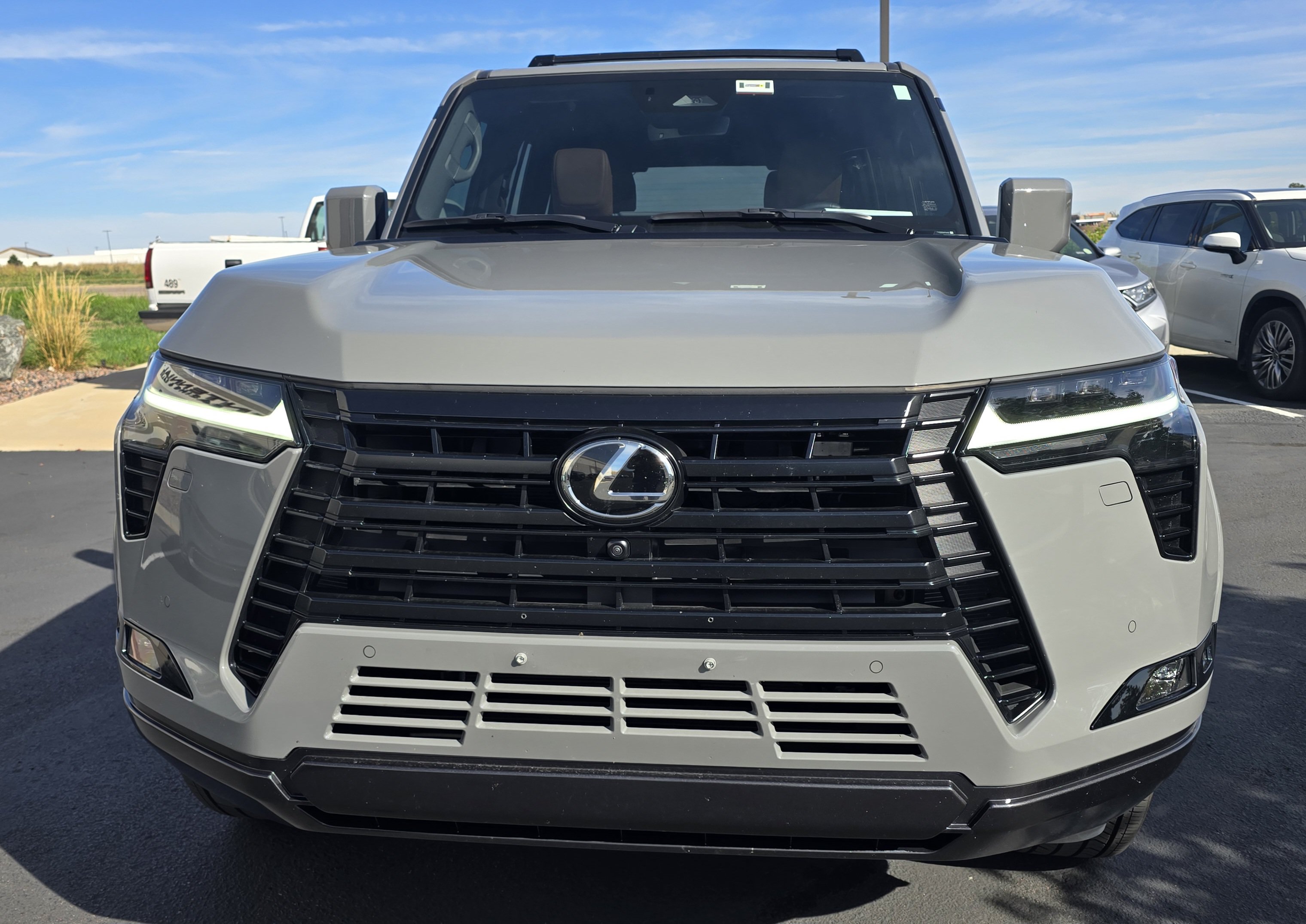Used 2025 Lexus GX 550 w/ Accessory Package (2T) AWD/4WD image 2