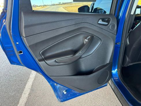 Used 2017 Ford Escape Titanium FWD image 17
