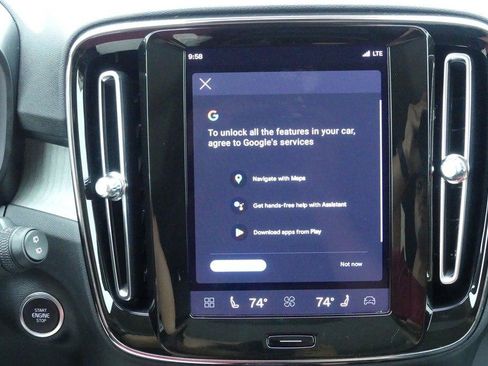 Used 2024 Volvo XC40 B5 Plus AWD/4WD image 22