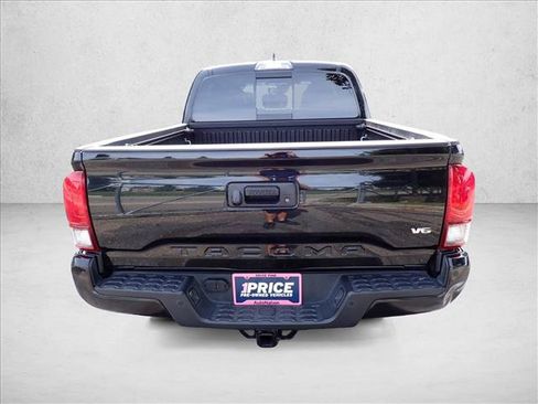 Used 2019 Toyota Tacoma TRD Off-Road AWD/4WD image 3