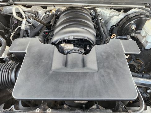 Used 2015 Chevrolet Suburban LT RWD image 34