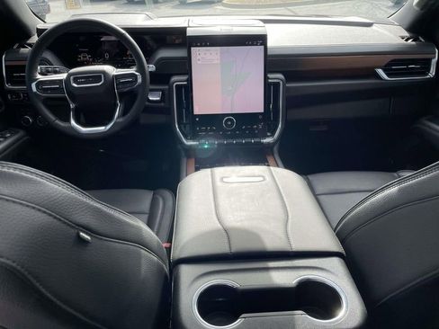 Used 2025 GMC Yukon Denali w/ Sun & Power Step Package image 15