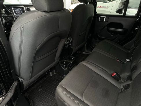 Used 2020 Jeep Gladiator Sport w/ Quick Order Package 24S AWD/4WD image 15