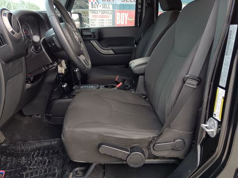 Used 2015 Jeep Wrangler Unlimited Sport w/ Connectivity Group AWD/4WD image 17