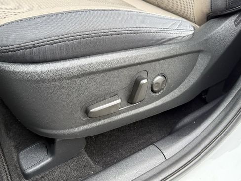 Used 2019 Hyundai Santa Fe SEL image 13