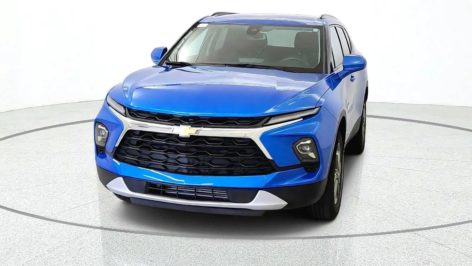 Used 2024 Chevrolet Blazer LT w/ Convenience Package FWD image 3