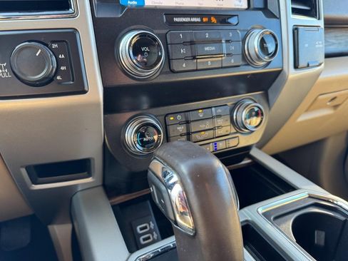 Used 2019 Ford F150 Lariat w/ Equipment Group 502A Luxury image 18