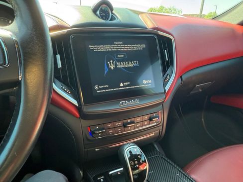 Used 2018 Maserati Ghibli GranLusso RWD image 20