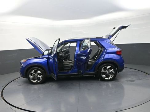 Used 2022 Hyundai Venue Limited FWD image 34