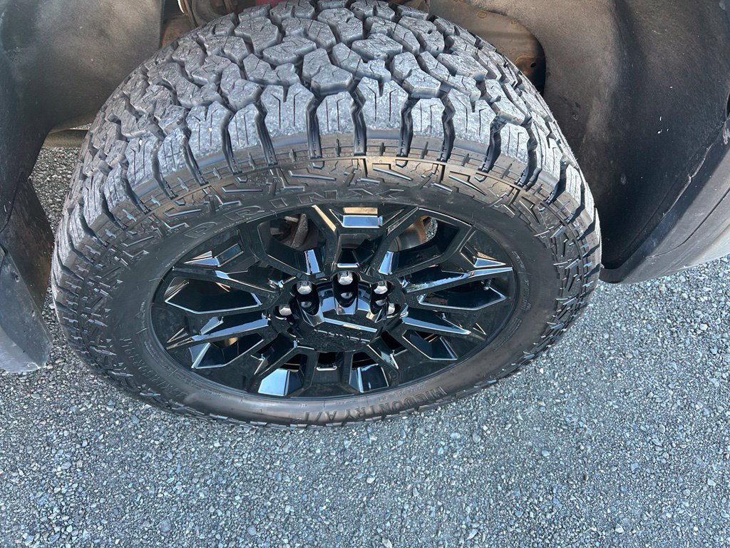 Used 2024 GMC Sierra 2500 Denali Ultimate AWD/4WD image 14