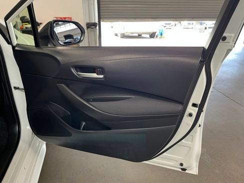 Used 2021 Toyota Corolla LE FWD image 12