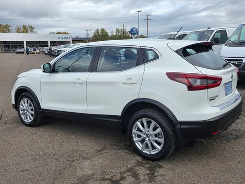 Used 2022 Nissan Rogue Sport S image 29