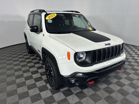 Used 2023 Jeep Renegade Trailhawk AWD/4WD image 2
