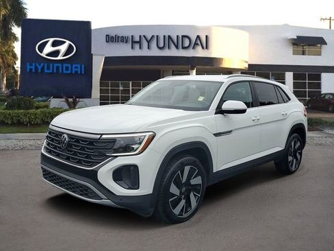 Used 2025 Volkswagen Atlas Cross Sport SE image 3