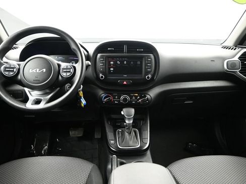 Certified 2025 Kia Soul LX w/ LX Technology Package image 29