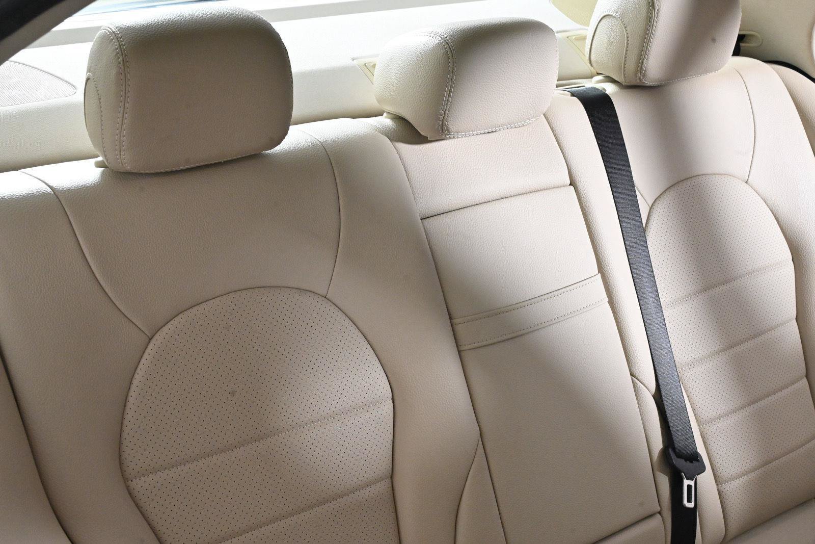 Used 2015 Mercedes-Benz C 300 4MATIC Sedan image 30