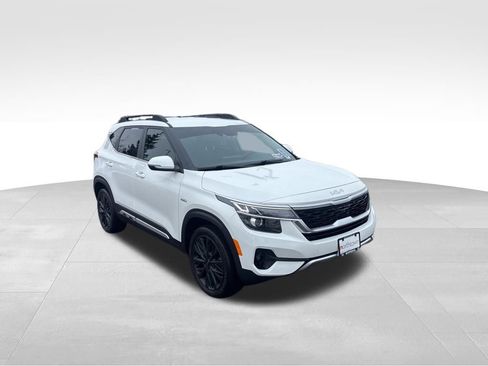 Used 2022 Kia Seltos Nightfall Edition image 7