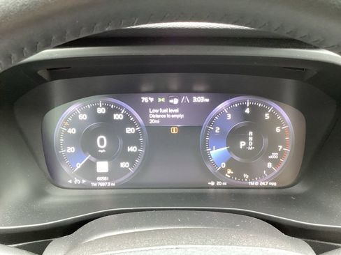 Used 2020 Volvo XC40 T5 Momentum image 20