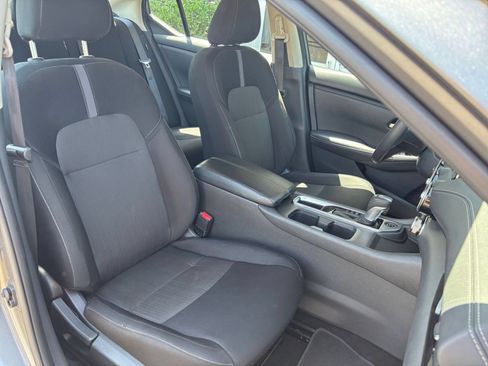 Used 2025 Nissan Sentra SV FWD image 34
