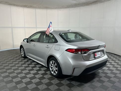Certified 2025 Toyota Corolla LE FWD image 5