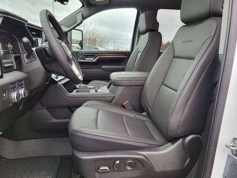 New 2025 GMC Sierra 2500 Denali w/ Denali Reserve Package image 4