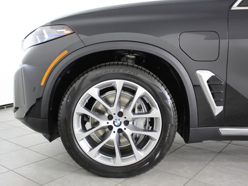 New 2026 BMW X5 xDrive50e image 11