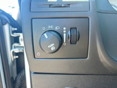 Used 2009 Dodge Challenger R/T RWD image 19