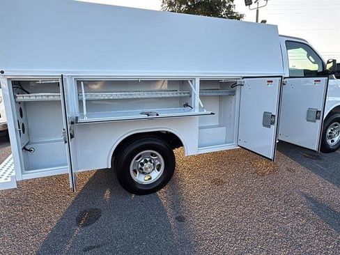 New 2025 Chevrolet Express 3500 w/ Power Convenience Package image 10