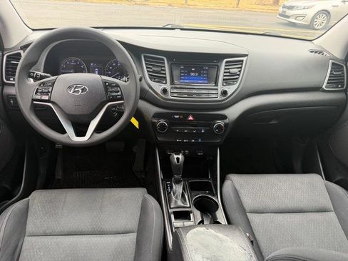 Used 2018 Hyundai Tucson SE w/ Cargo Package image 14